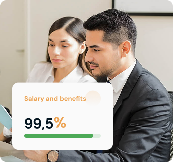 Oseba, ki dela od doma z mobilnim telefonom